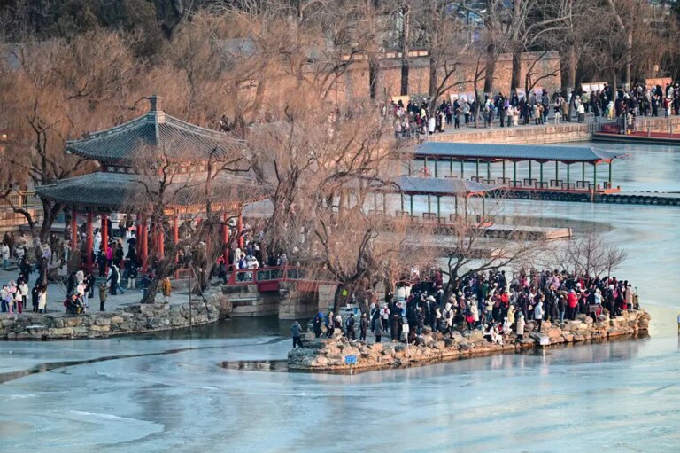 Cina: il fascino invernale del Ponte dei diciassette archi di Pechino (2)
