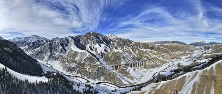 Cina: apre nello Xinjiang il tunnel autostradale più lungo del mondo (2)