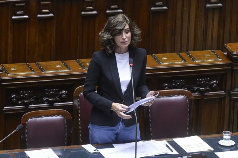 Dal Mur oltre 27,5 milioni ai centri di ricerca per 20 progetti, Bernini: “I ricercatori sono il cuore pulsante del sistema”