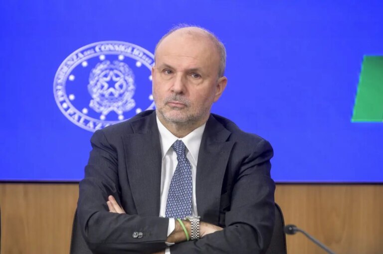 Manovra, Schillaci: “Rafforziamo il diritto alla salute”
