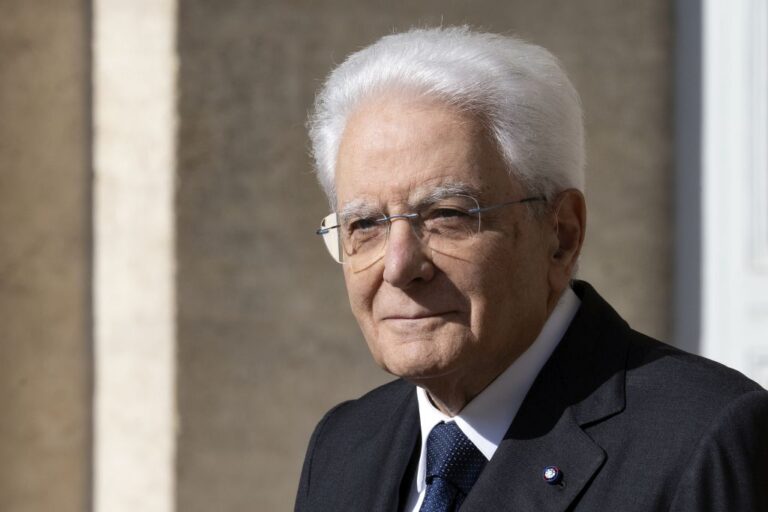 Mattarella “La democrazia è più forte dei suoi nemici” / Video