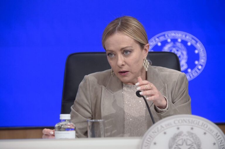 Ue, Meloni “Se vuole essere grande sia capace di difendersi da sola”