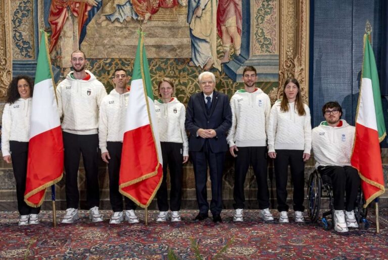 Milano-Cortina alle porte, Mattarella consegna il Tricolore agli alfieri azzurri