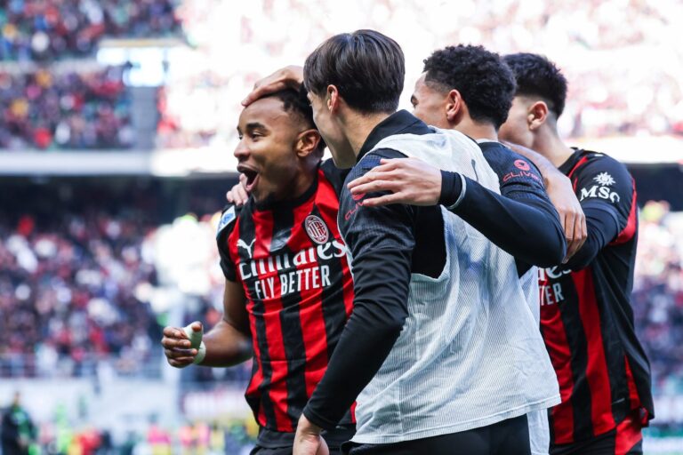 Pulisic e Nkunku, il Milan torna a correre: 3-0 al Verona