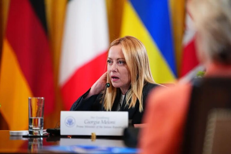Ucraina, Meloni sente Zelensky e i leader Ue “Aumentare convergenza su sicurezza, sostegno e ricostruzione”
