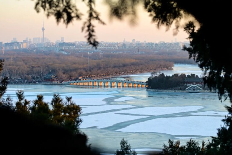 Cina: il fascino invernale del Ponte dei diciassette archi di Pechino (3)