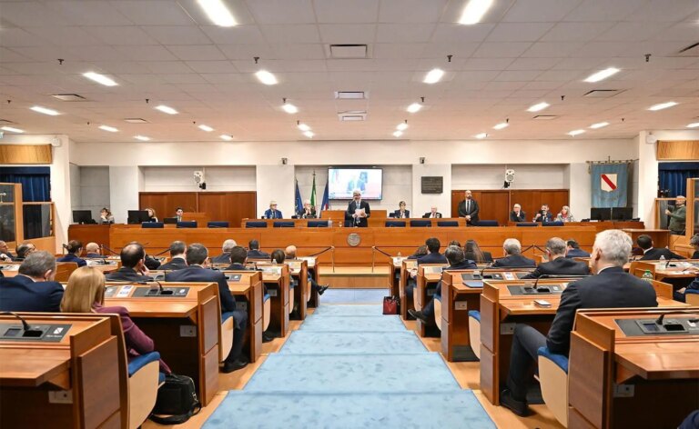 Campania, Fico presenta il programma di Governo al Consiglio Regionale