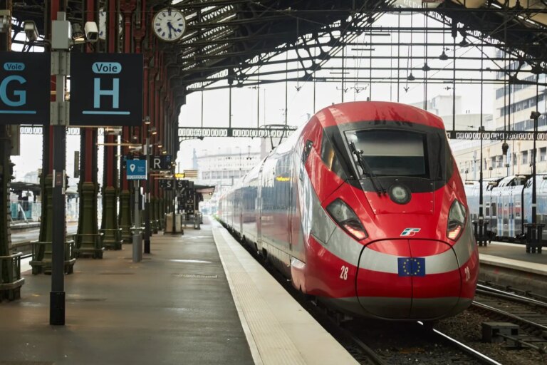 Il Gruppo FS firma una partnership con Certares per lo sviluppo dell’Alta Velocità internazionale