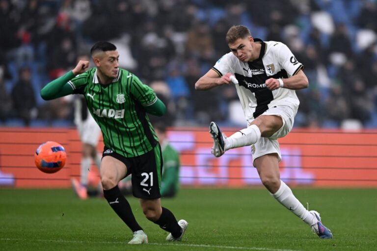 Thorstvedt e Pellegrino, finisce 1-1 il derby Sassuolo-Parma
