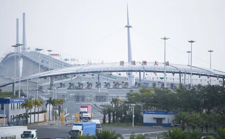 Cina: ponte Hong Kong-Zhuhai-Macao ha gestito oltre 100 mln transiti dal 2008 (2)
