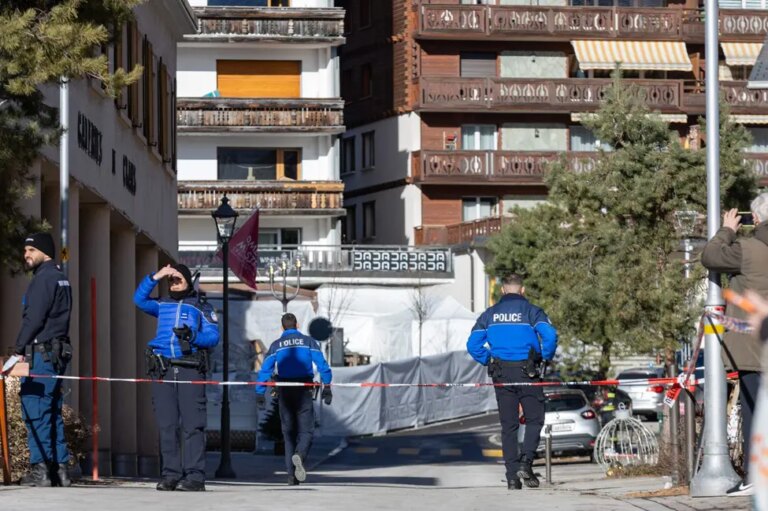 Crans Montana, il sindaco: “Nessun controllo del locale negli ultimi cinque anni”