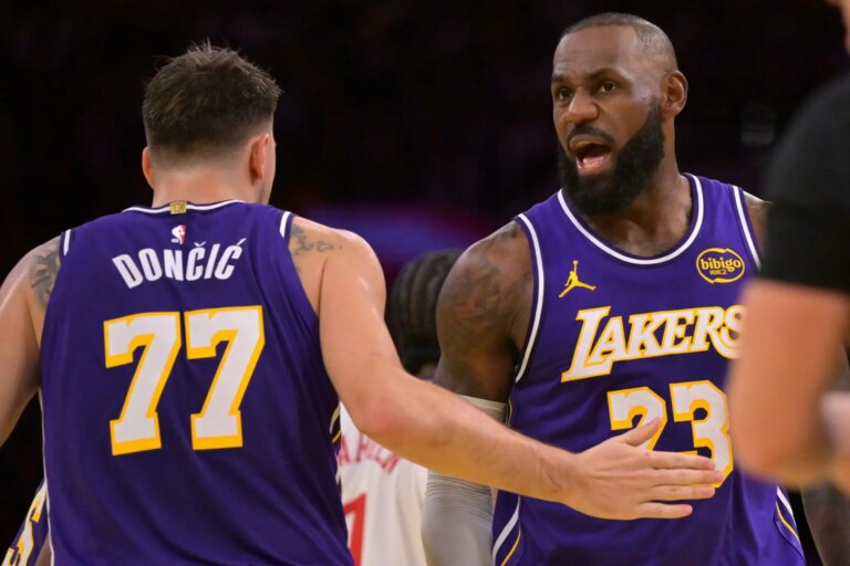 Doncic e LeBron James trascinano i Lakers, Spurs sconfitti a Memphis: i risultati Nba