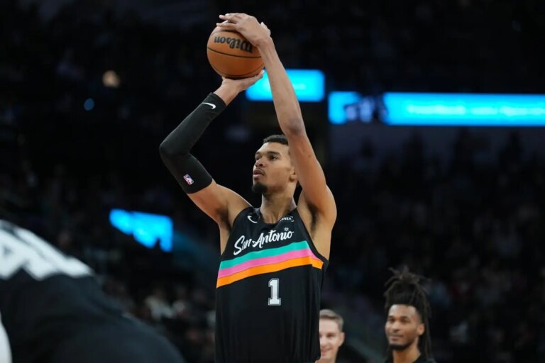 Spurs corsari a Boston nella notte Nba, Miami ko con Indiana