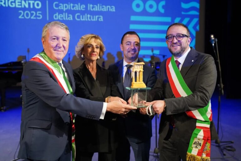Capitale italiana della cultura, Agrigento passa il testimone a L’Aquila