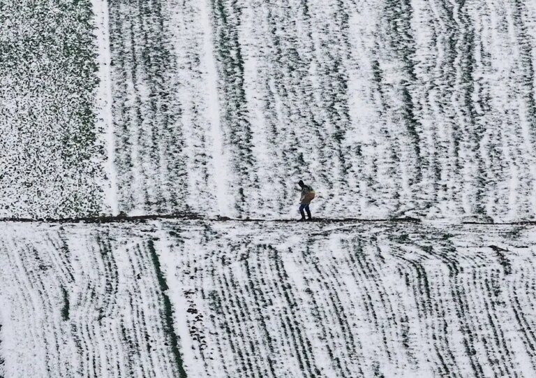 Cina: nevicate attirano turisti durante vacanze di Capodanno (2)