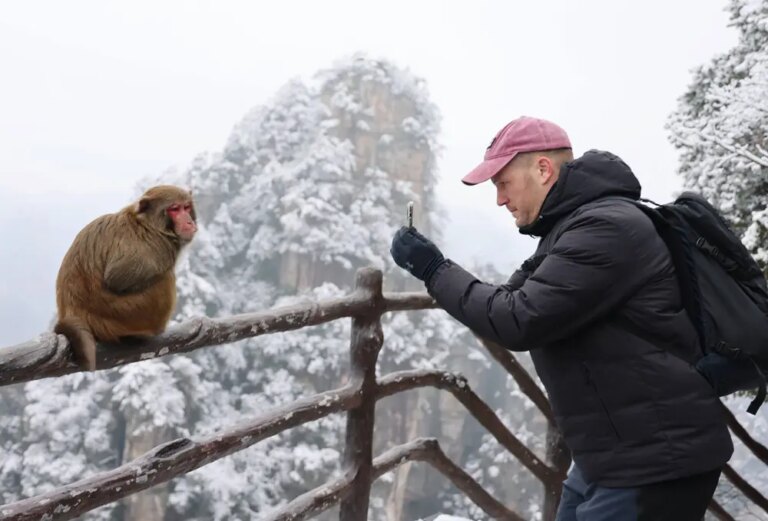 Cina: nevicate attirano turisti durante vacanze di Capodanno (3)