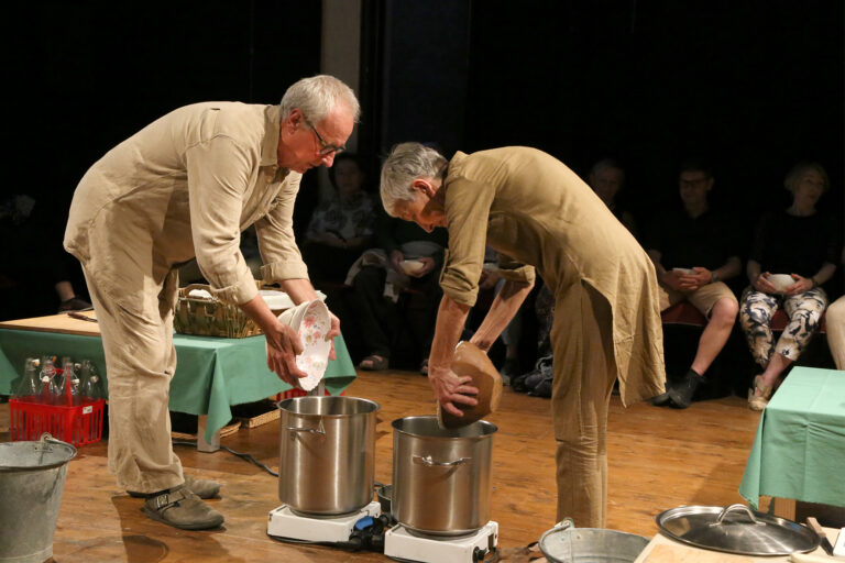 “Noi siamo un minestrone” chiude Terrestri d’estate al Teatro Astra