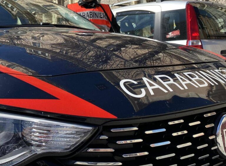 Roma, cade da tetto mentre tenta furto in un capannone: muore 24enne