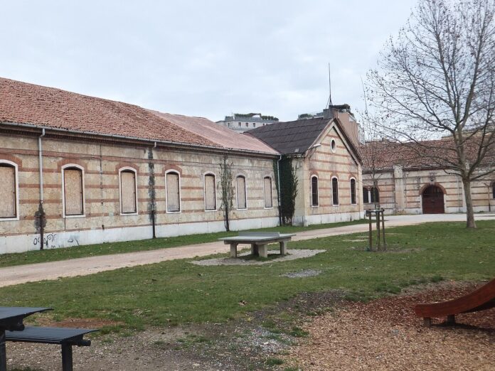 Edifici e cortile dell’Arsenale di Verona, foto di repertorio del 2017
