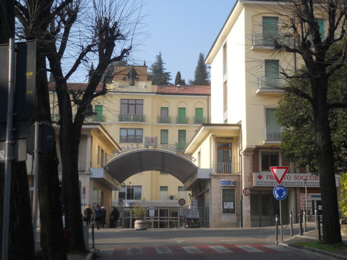 Ingresso dell’ospedale di Negrar Sacro Cuore Don Calabria, foto d’archivio del 2013