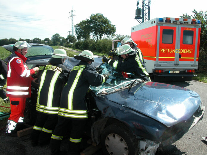 Incidente a Gazzo Veronese: soccorritori al lavoro su un’auto
