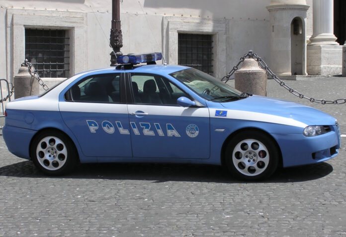 Antonio D’Urso vicario del questore di Verona: automobile della Polizia di Stato