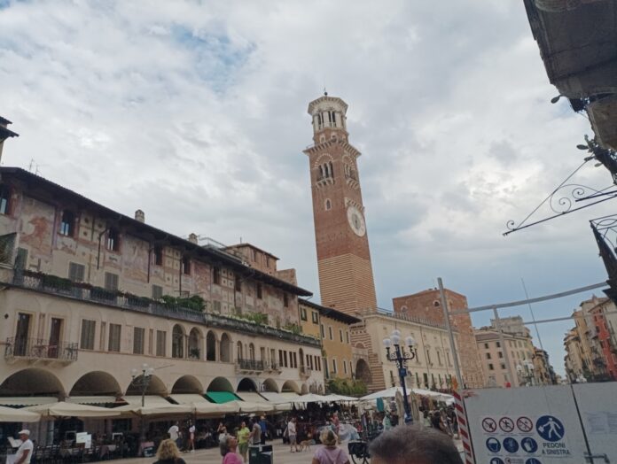 Teodorico e Verona, veduta di Piazza delle Erbe