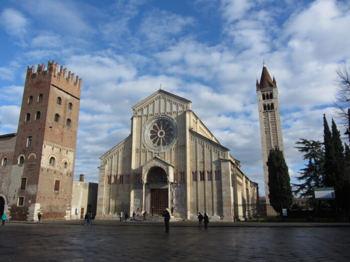 Verona Antiquaria in piazza San Zeno