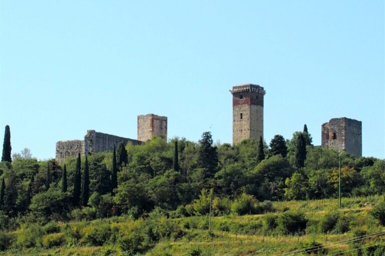 Montorio, carta e bussola per imparare a orientarsi: lezione e uscita gratuita il 24 ottobre
