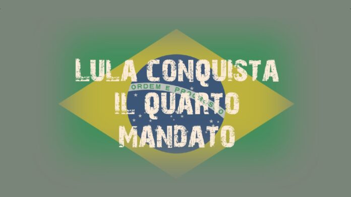 Bandiera del Brasile con la scritta sul quarto mandato per la rielezione di Lula