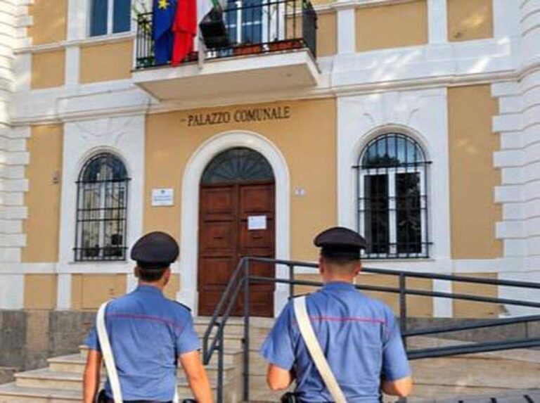Montelibretti, esplosione al Comune durante la manutenzione dei condizionatori: due feriti