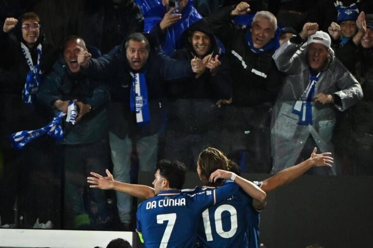 Nico Paz incanta, il Como vola: doppietta e assist, serata da fenomeno contro lo United in Champions