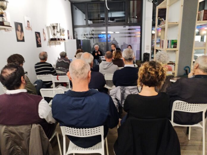Il pubblico a Spazio Aperto a Vicenza durante l’incontro con Renzo Mazzaro sulle nomine regionali