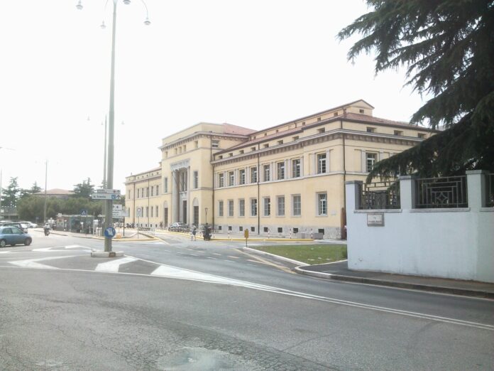 Ospedale di Borgo Trento, dove è stato portato il ferito dopo la caduta a Tessari